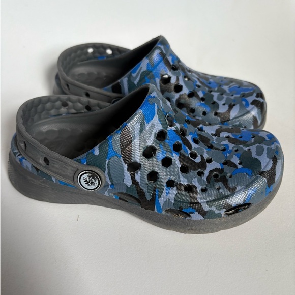 JoyBees boys rubber clogs size 12/13 blue grey camo - Picture 2 of 8